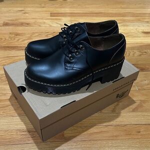 NEW Dr. Martens Leona Low Black Platform Oxfords